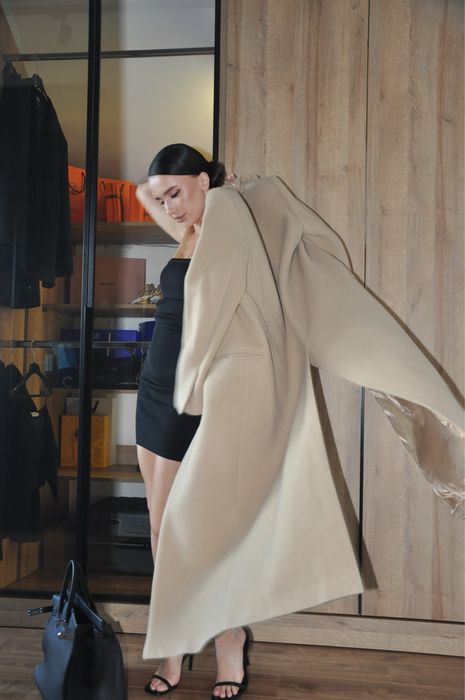 Premium wool шерстяне 100% шерсть  пальто акцентні плечі під BAZHANE