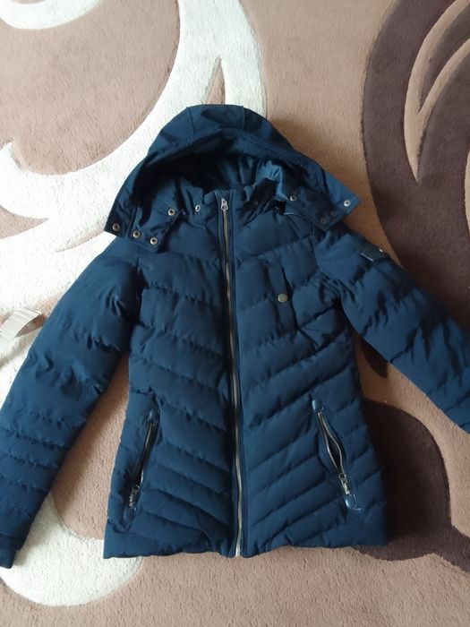 Продам курточку на 14р