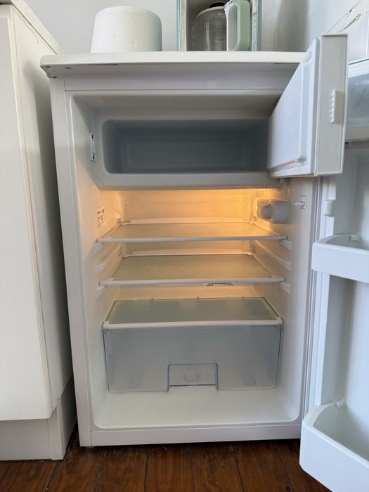 Frigorifico Pequeno / Fridge