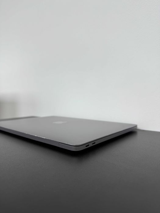 Macbook Pro 2017 (i5 /8gb /256 ssd)