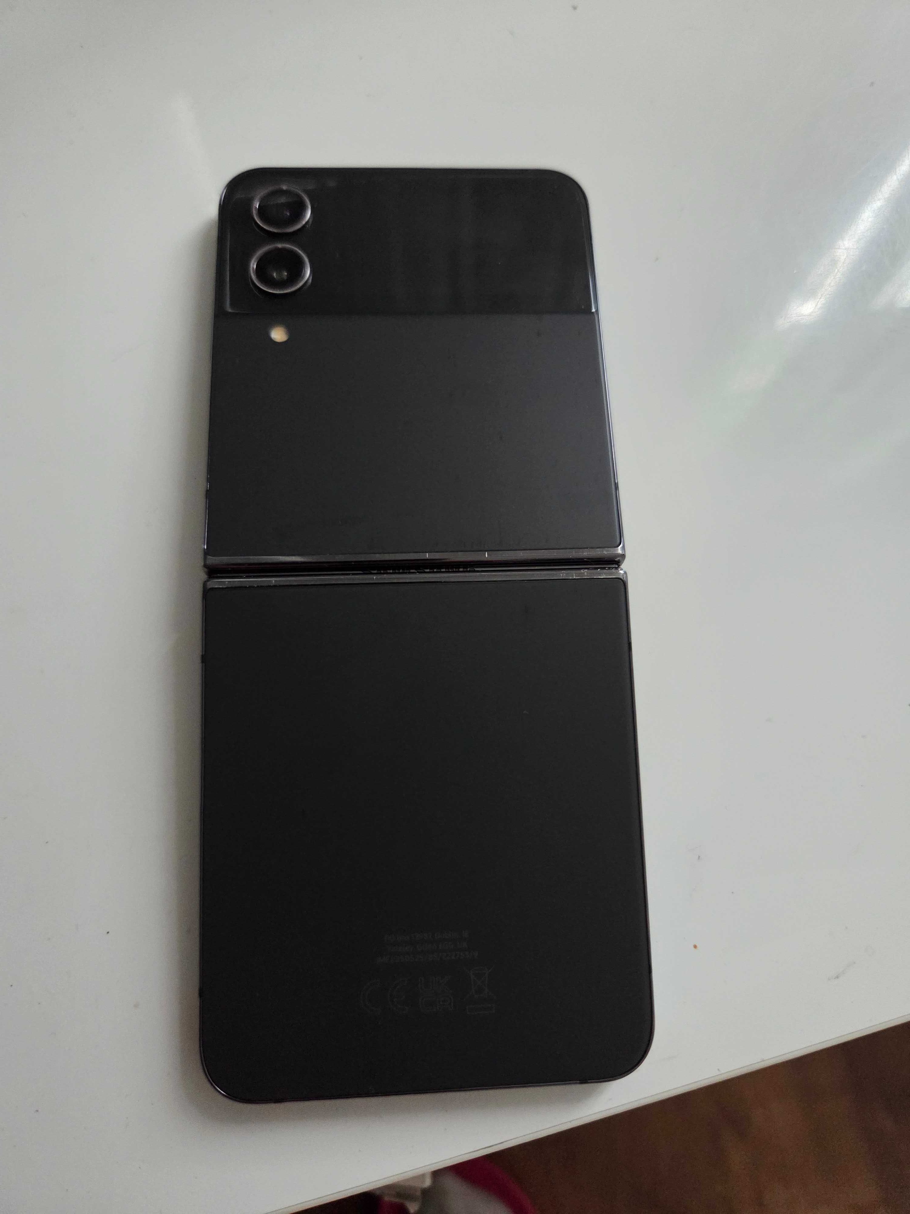 Telefon Samsung z flip 4 256g Black