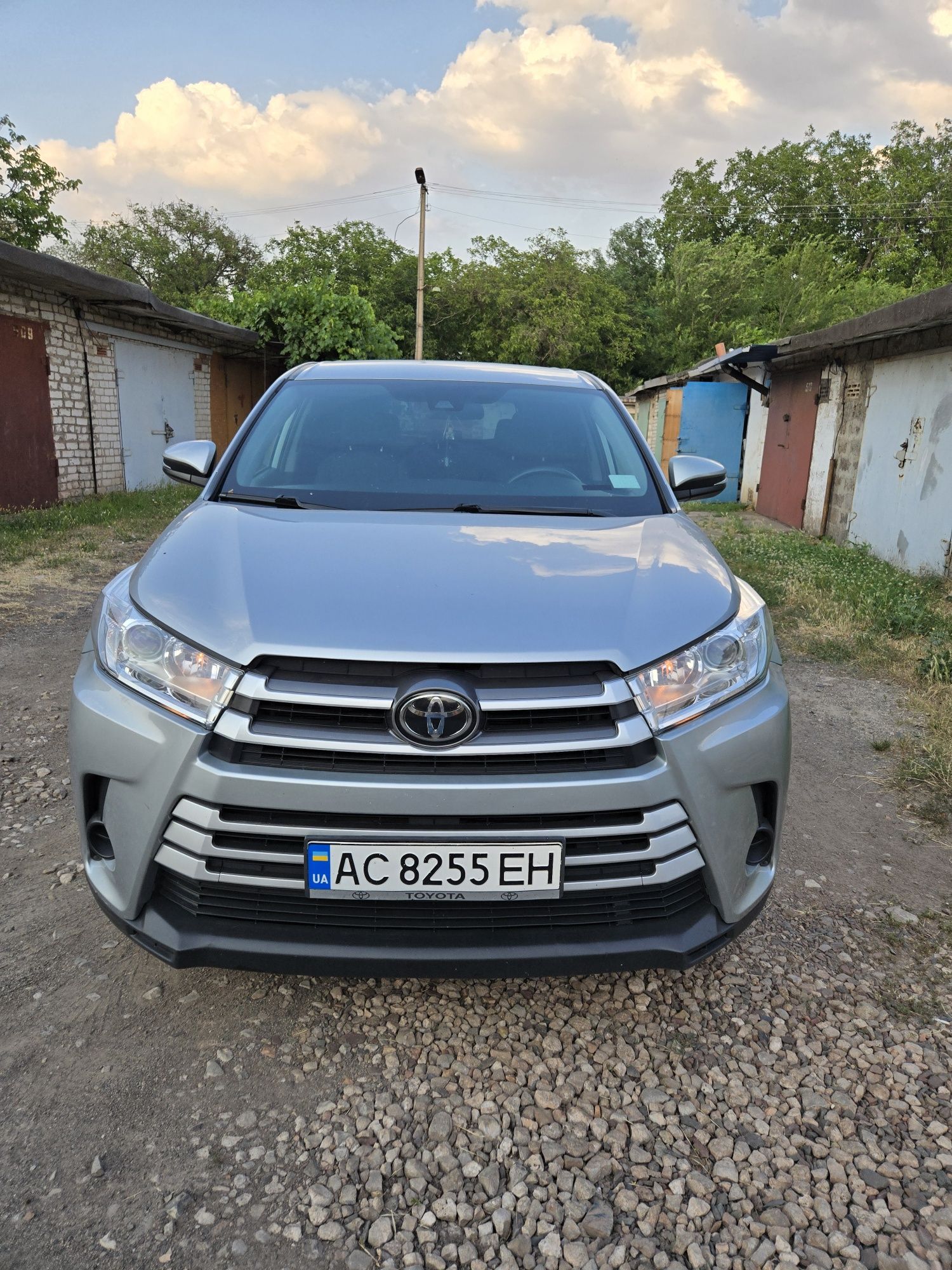 Продам Toyota Highlander 2018