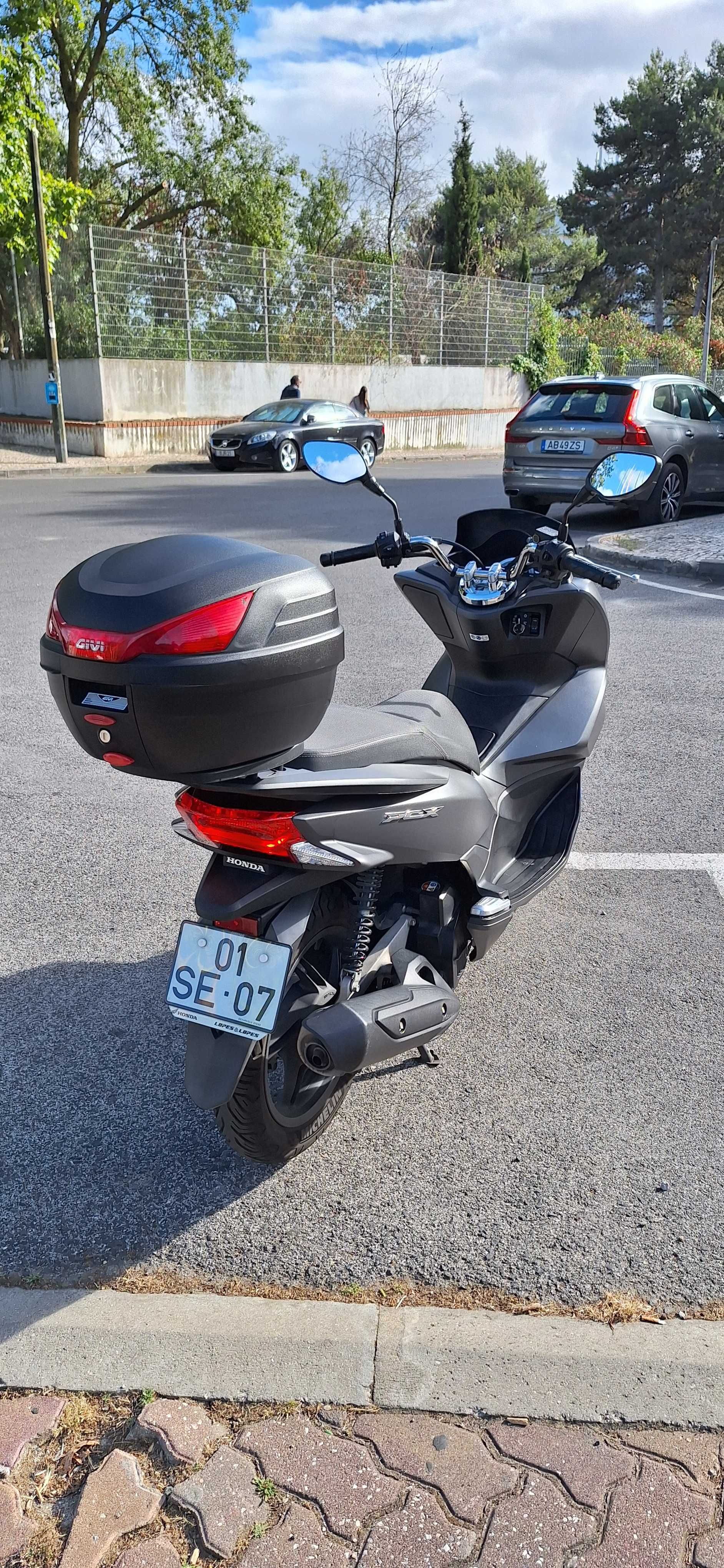 Honda PCX 125 - Bom estado