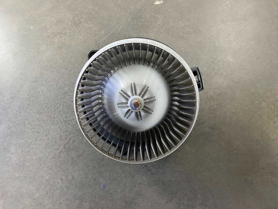 Моторчик вентилятор пічки Mitsubishi Grandis 03-11р. 7802A007