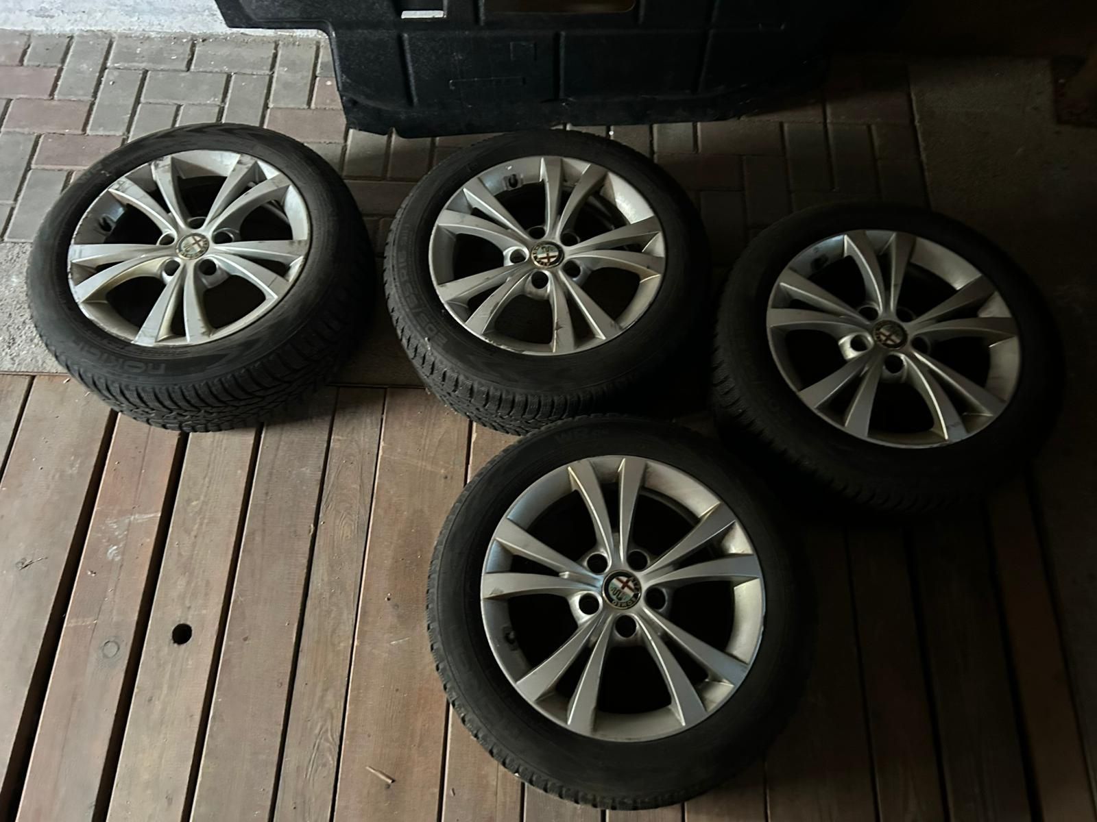 Alufelgi Alfa Romeo r16 z oponami zimowymi Nokian