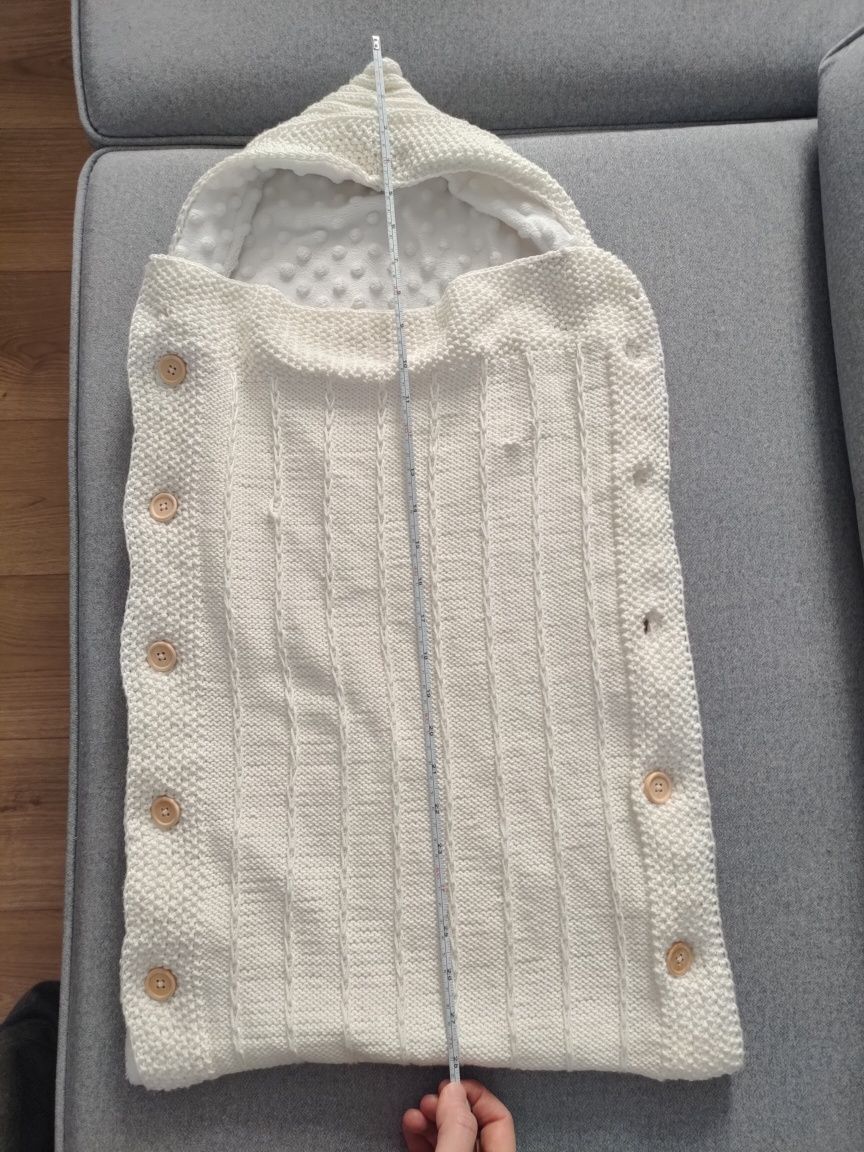 Kocyk do chrztu dziergany biały handmade sesja