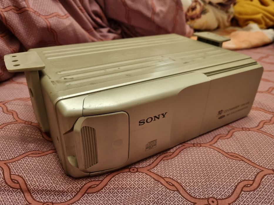 CD чейнджер Sony CDX 616 на 10 CD с кабелями