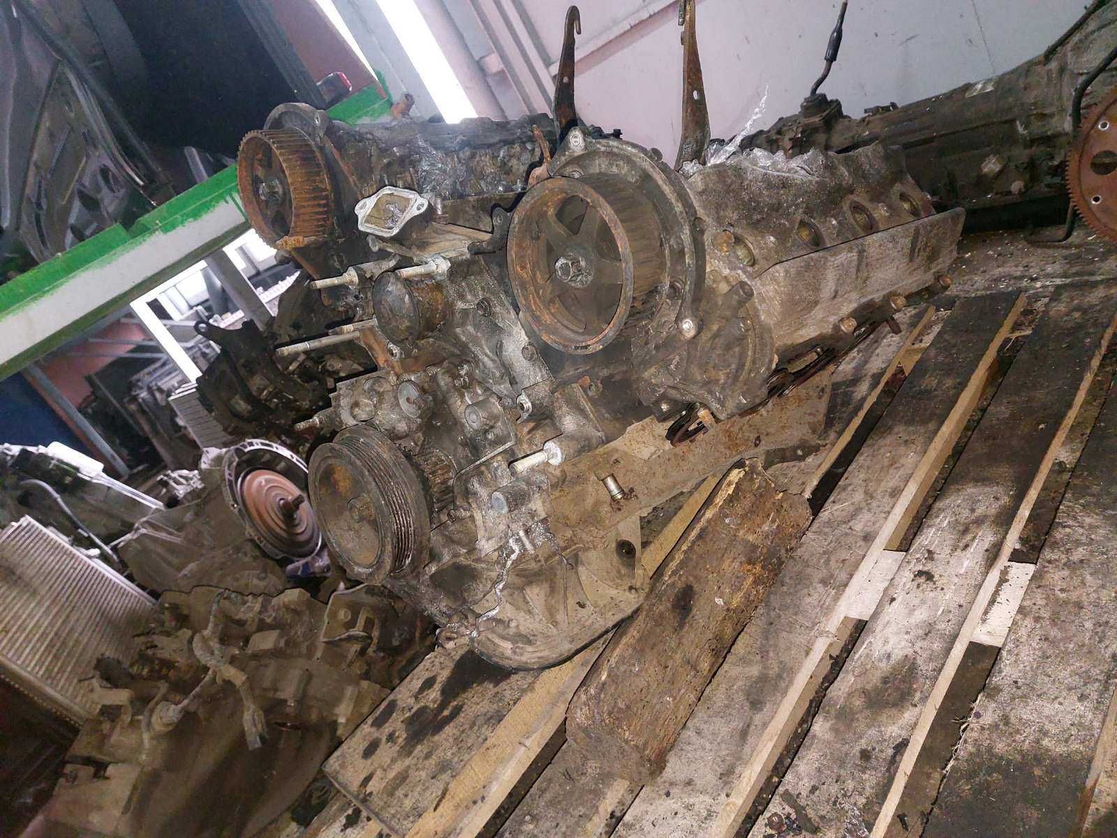 Мотор Двигун Toyota SEQUOIA  4,7  бенз 2UZFE 1900050710