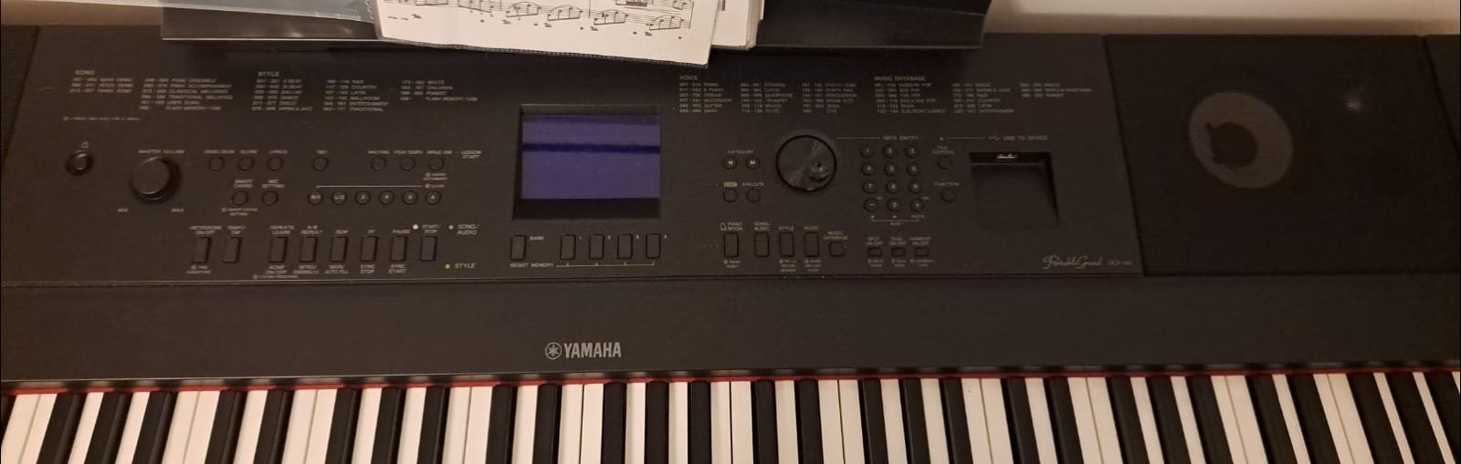 Piano yamaha DGX 660