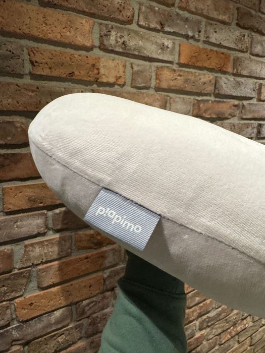 Poduszka do karmienia jersey z wkładem wodoodpornym Piapimo piaskowa