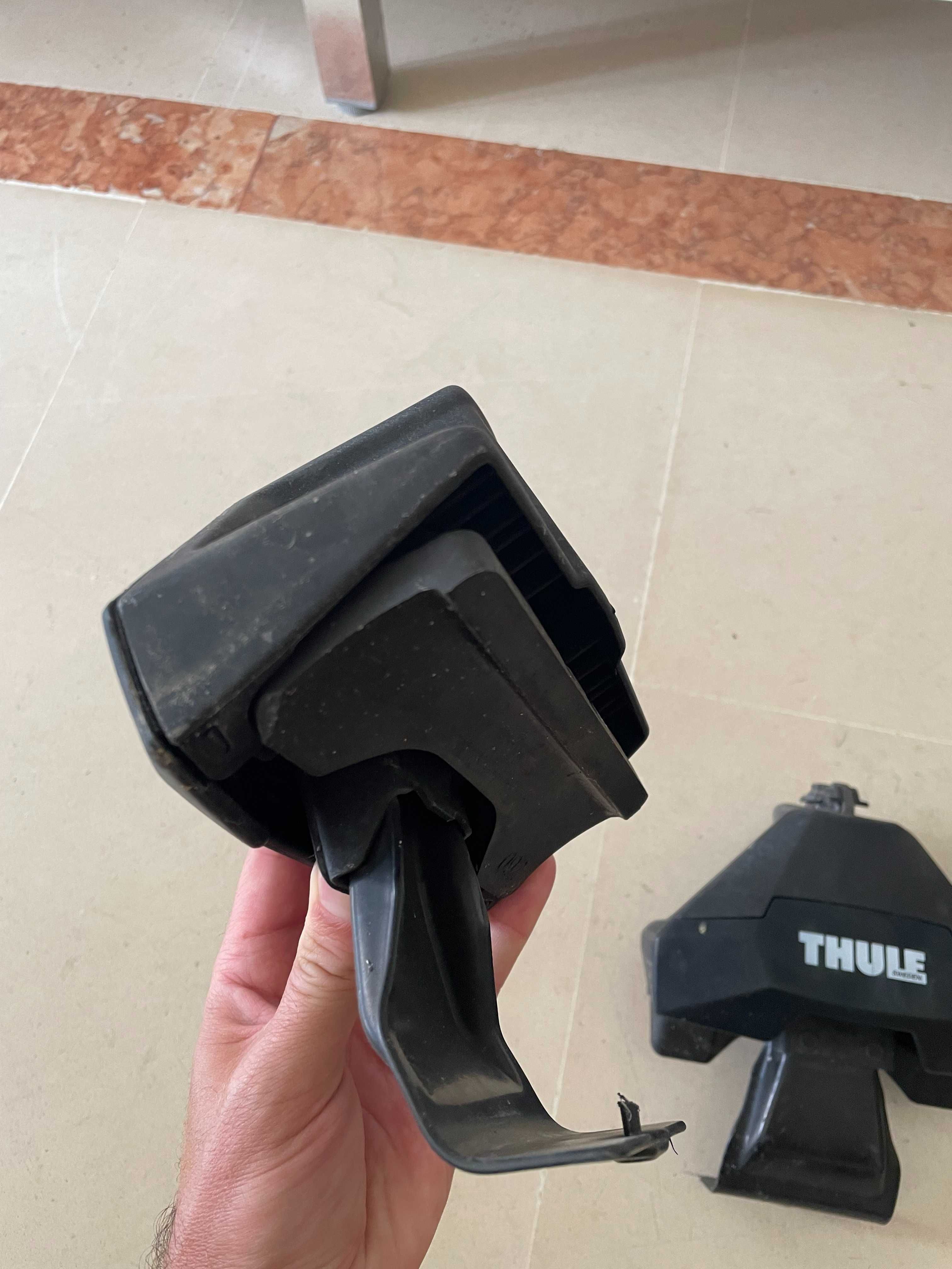 Thule Evo Clamp - Conjunto de 4 pés (um parafuso danificado)