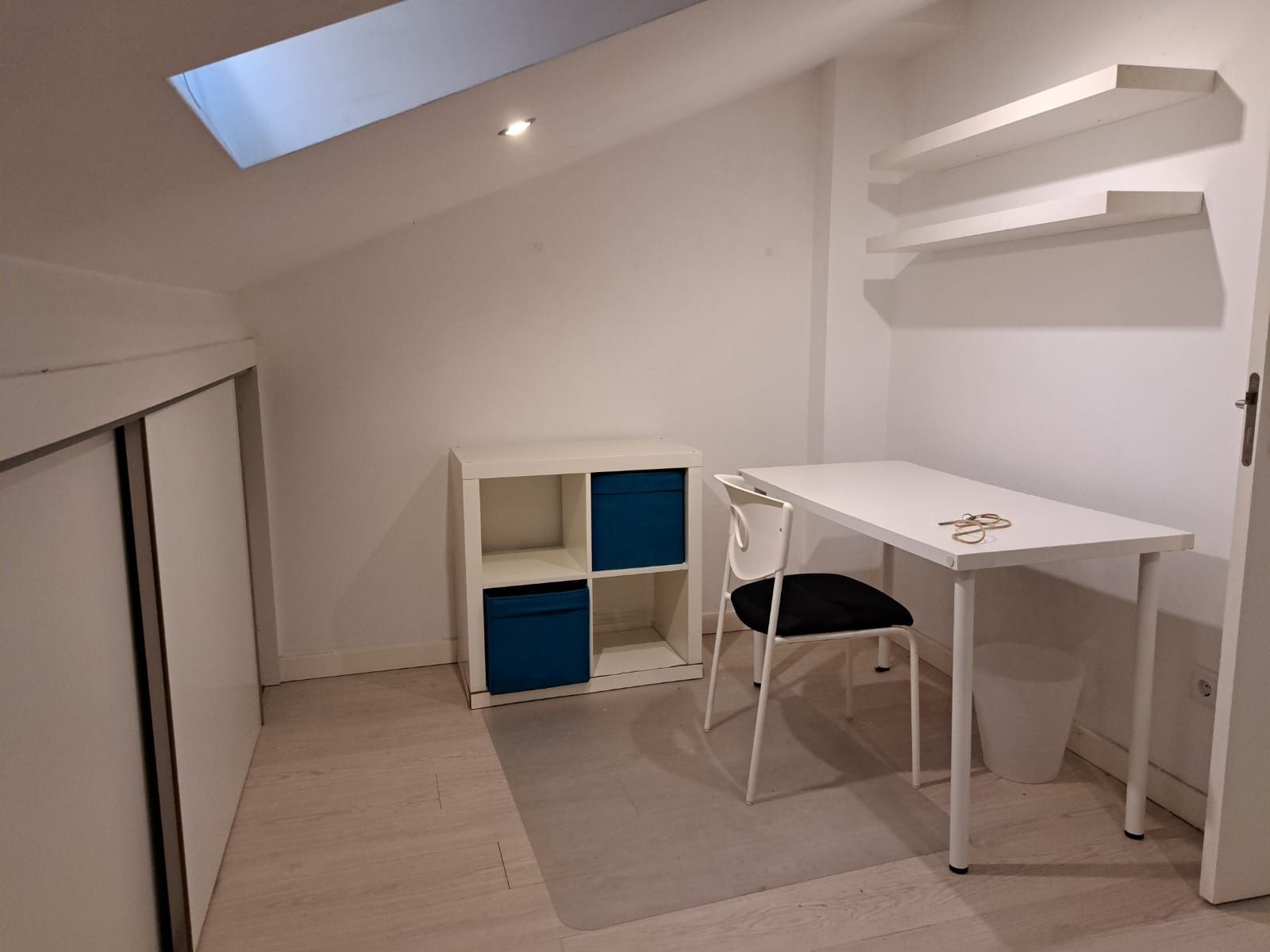 Quarto para estudante universitária(o) junto á FCT e Egas Moniz