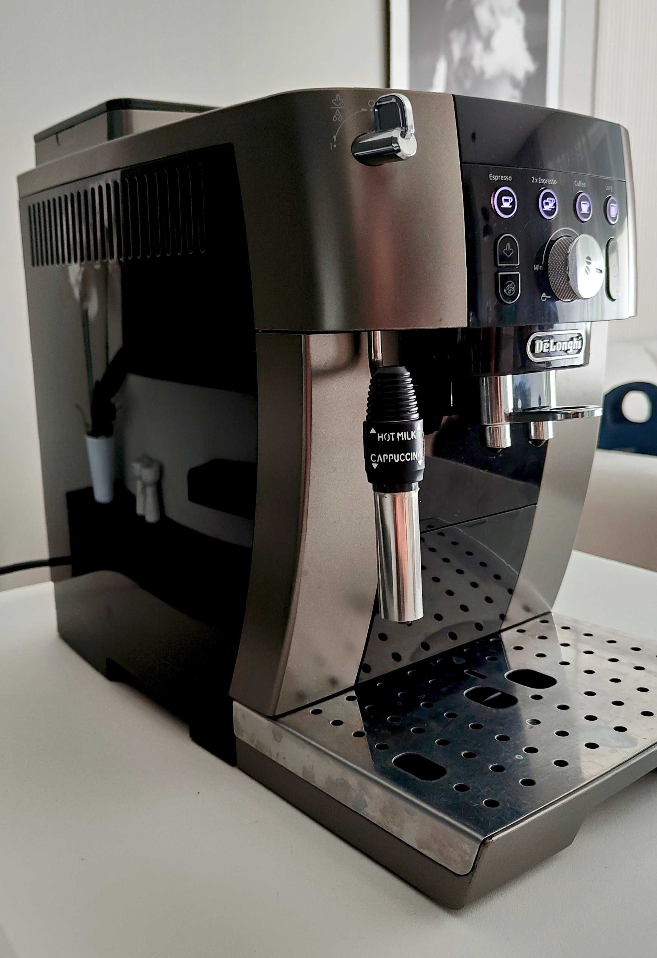 Ekspres do kawy Delonghi Magnifica S Smart w świetnym sta