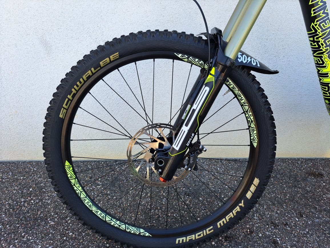 Commencal Supreme  V3    2017  AL     27.5    L