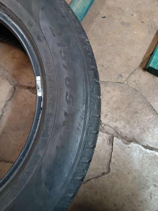 Opony Zimowe 215 65 R17 Pirelli.    w63