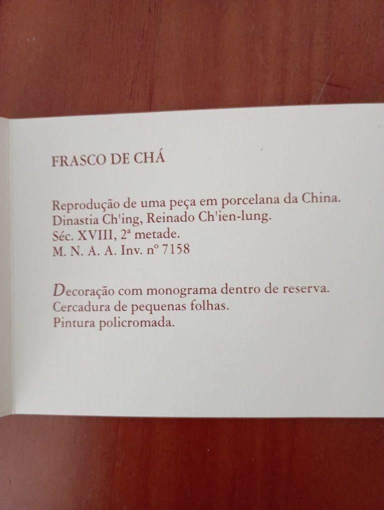 Frasco de Chá em porcelana