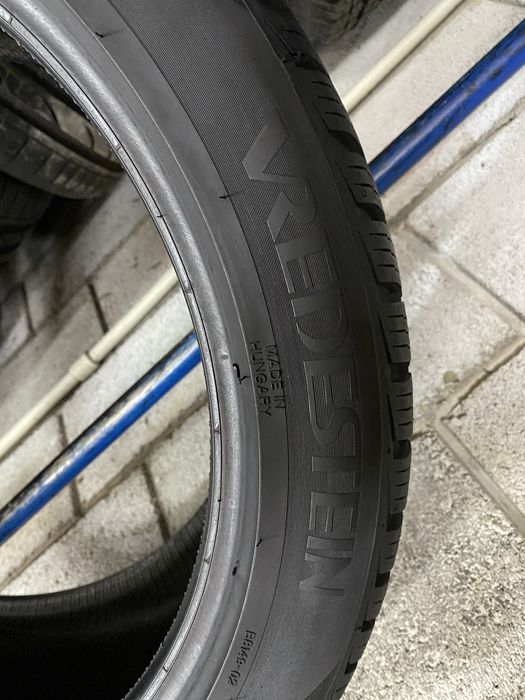 Всесезонні шини 245/40 R18 (97Y) VREDESTEIN