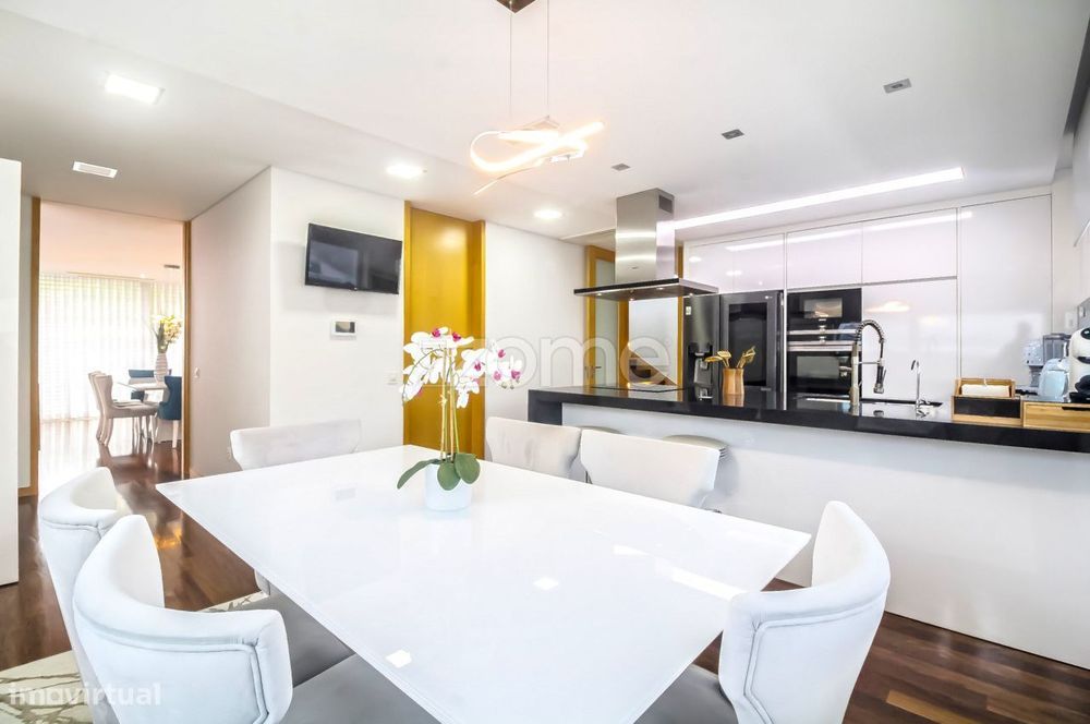 Moradia T4 Moderna com Piscina e Jardim em Canelas – Vila Nova de G...