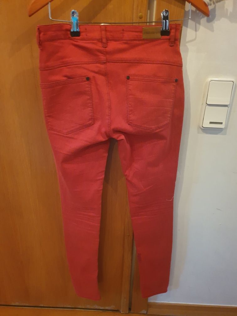 Calças Vemelhas Mulher Nikkita