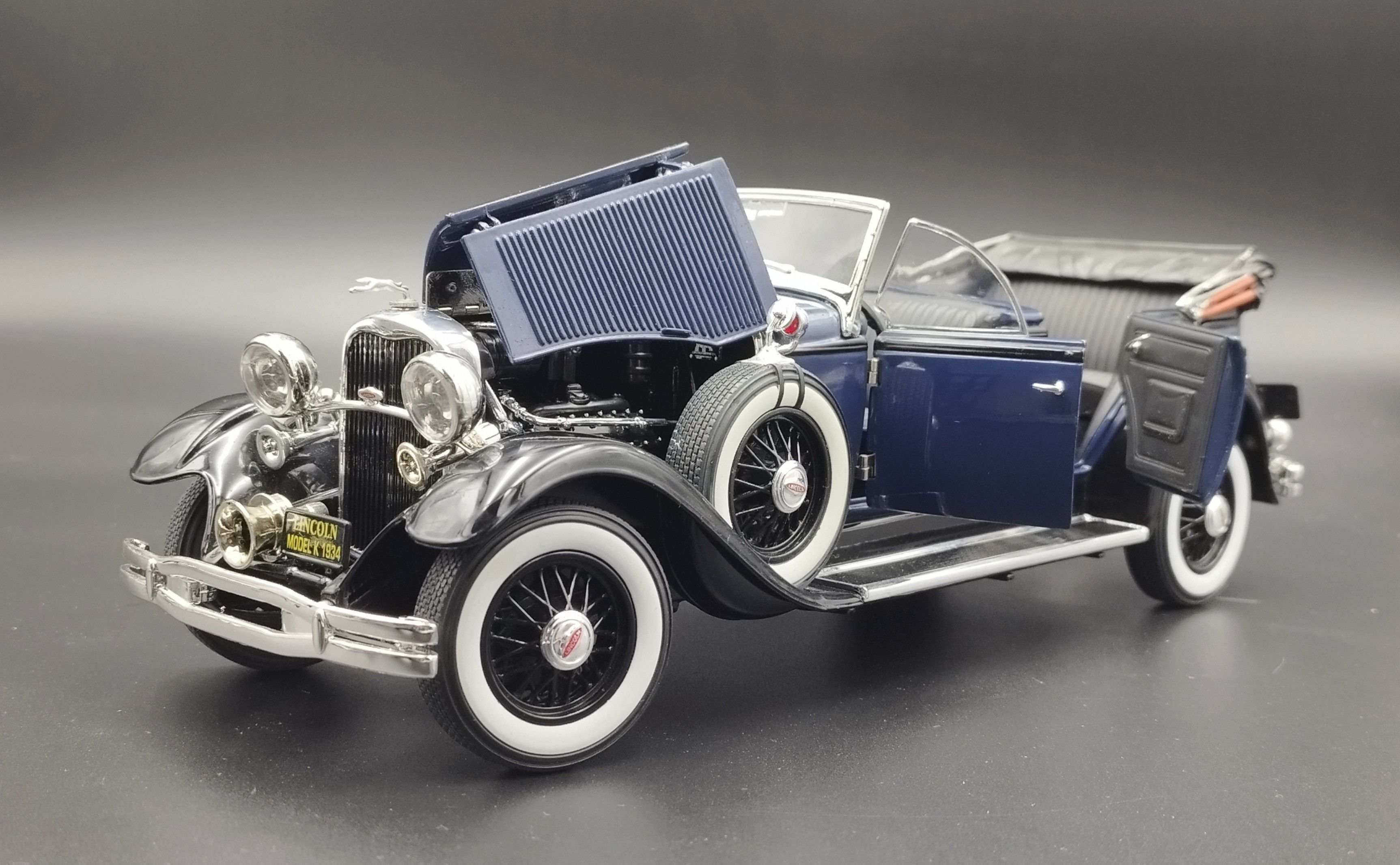 1:18 Ricko 1931 Lincoln Model K  Bleue model nowy