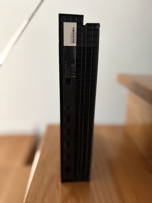 XBox One X - 1TB