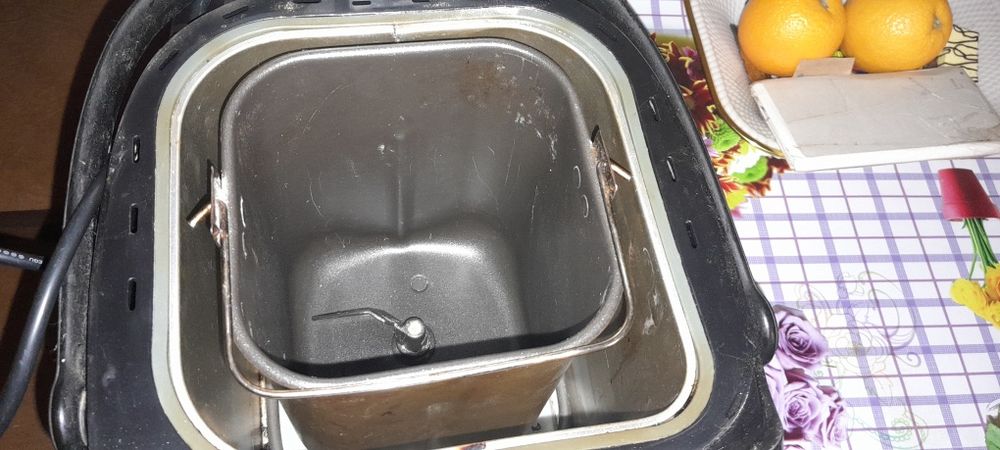 Хлібопічка для випікання