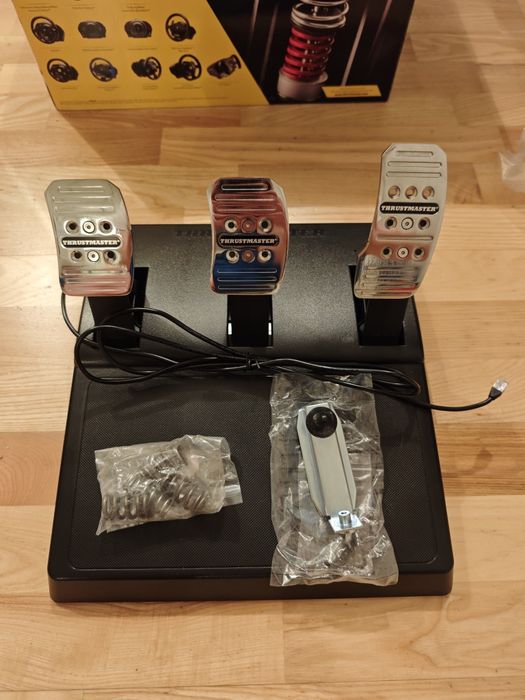 Thrustmaster T3PA pedały manipulatory