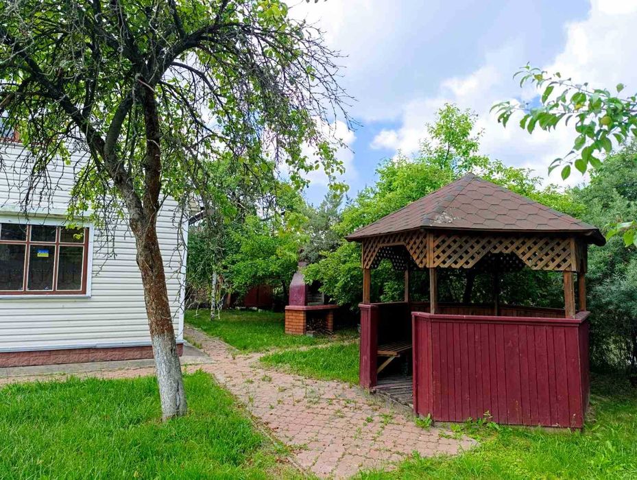 Дачний будинок -затишок і спокій !