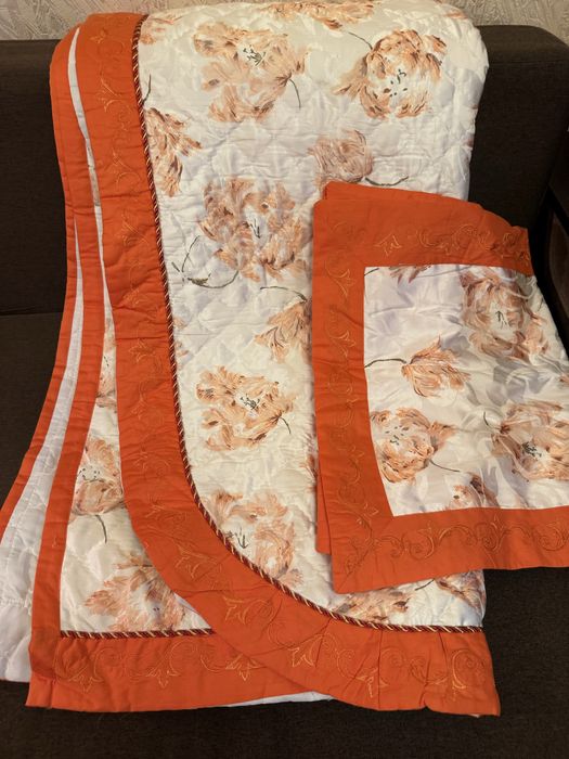 Нове покривало для двоспального ліжка