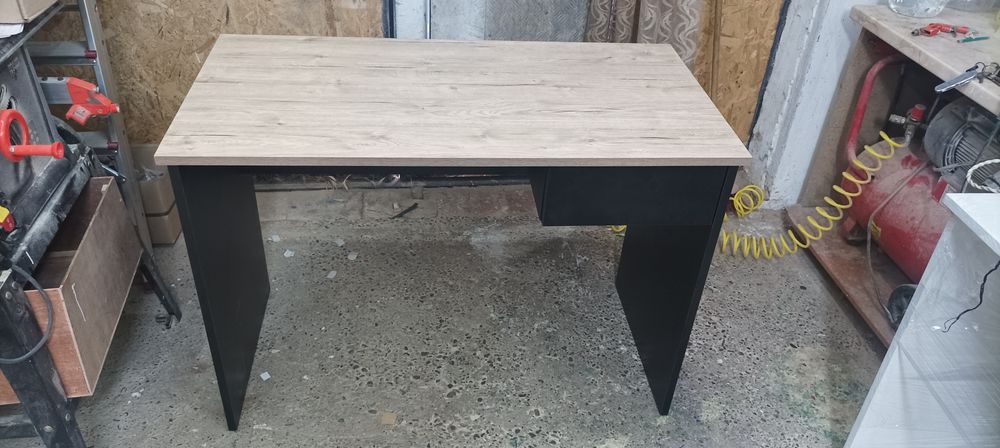 Стіл письмовий стол