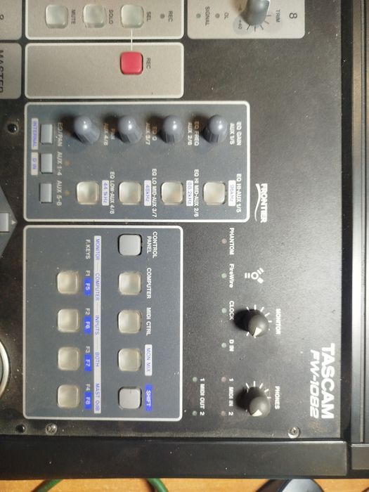 Звукова карта, аудіо інтерфейс, цифровий мікшер. Tascam fw-1082