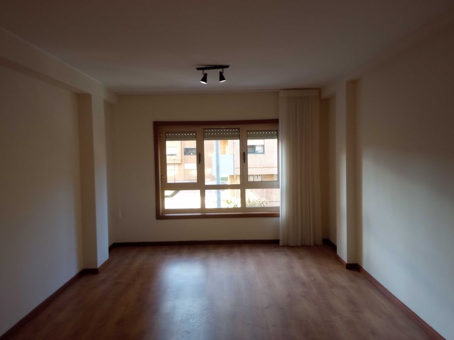 T2 ao hospital Pedro Hispano com lugar de garagem e arrumos!