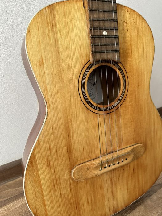 Продається Гітара ( можливо для реставрації)