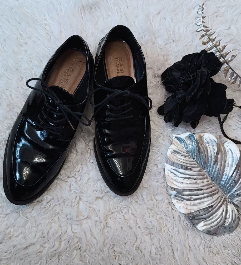 Zara Lakierowane buty półbuty mokasyny loafersy oksfordki 38