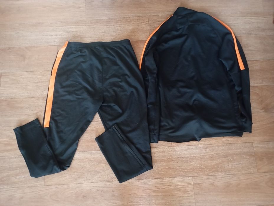 Спортивний костюм Nike  розмір М