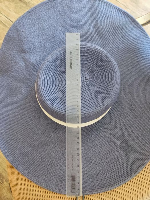 Капелюх синього кольору