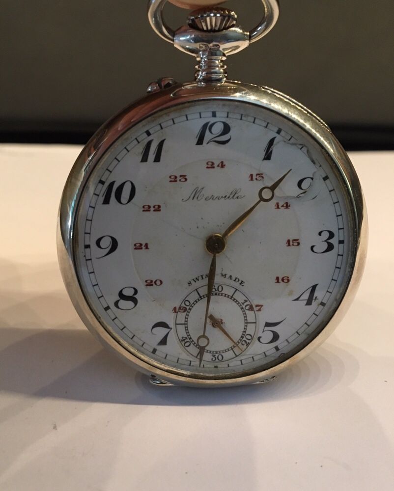 Relógio de bolso marca Merville em prata