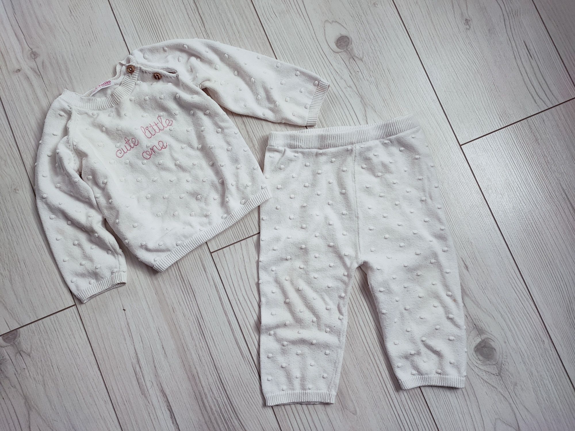 Śliczny zestaw dla dziewczynki 80 niemowlęcy komplet bluzka spodnie
