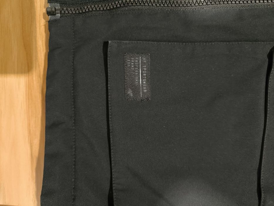 Kurtka parka czarna 4f chłopięca 152 neodry 5000 stan bdb