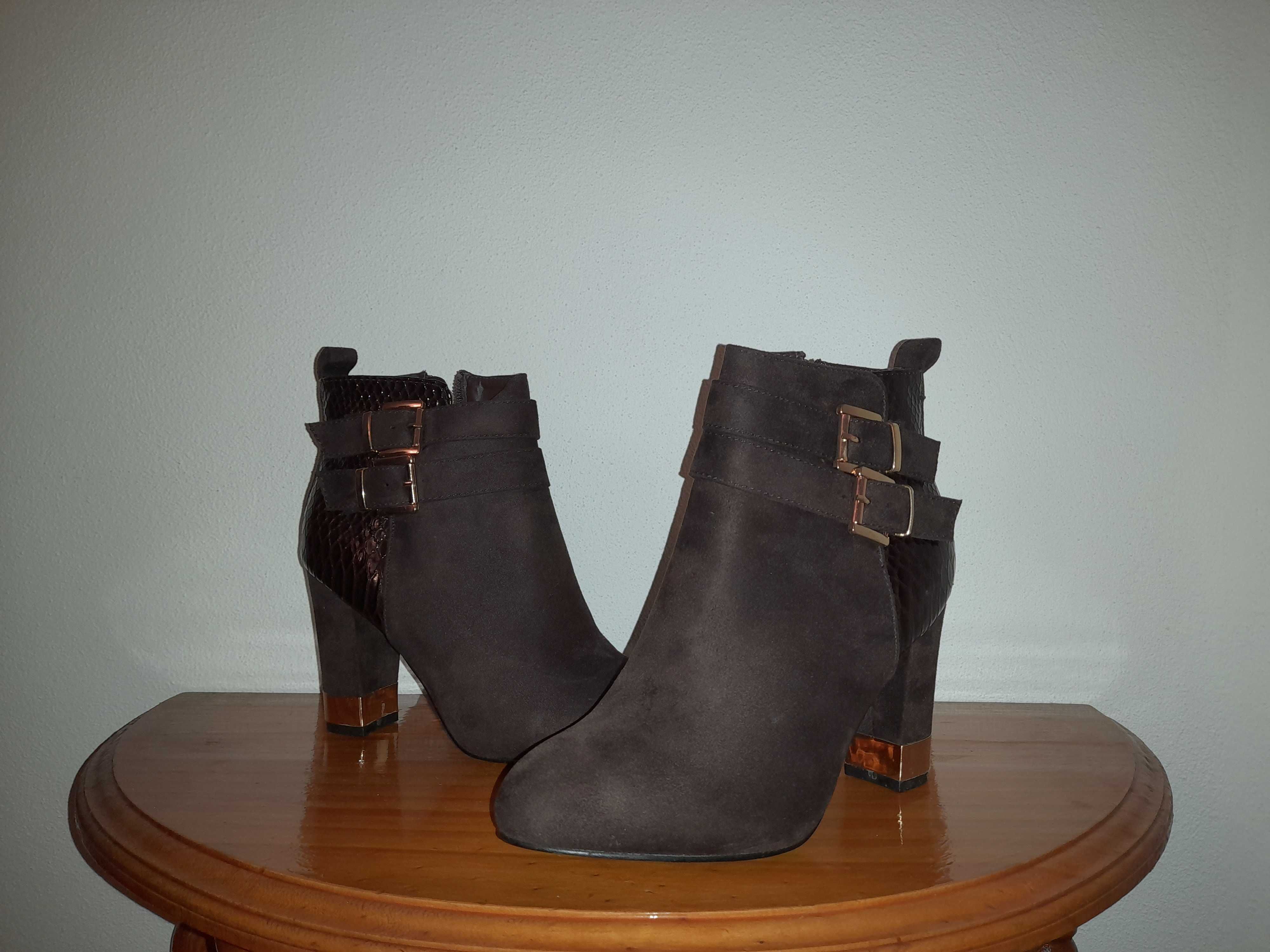 Botas castanhas - Mulher