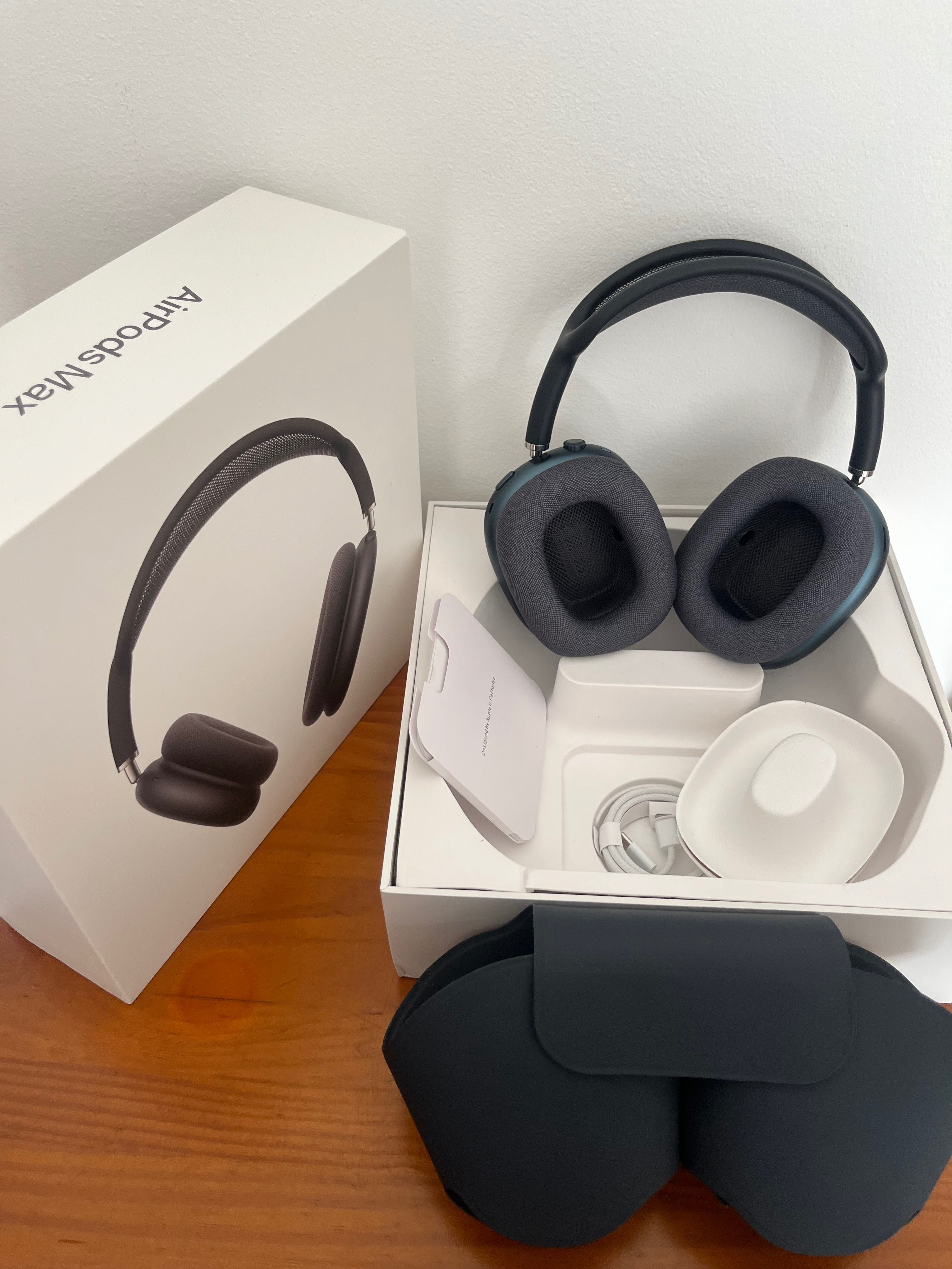 AirPods Max USB-C with Smart Case
