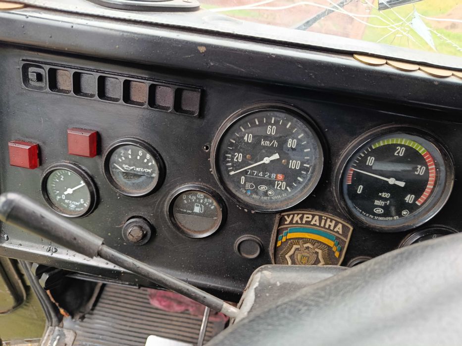 Продам камаз лісовоз