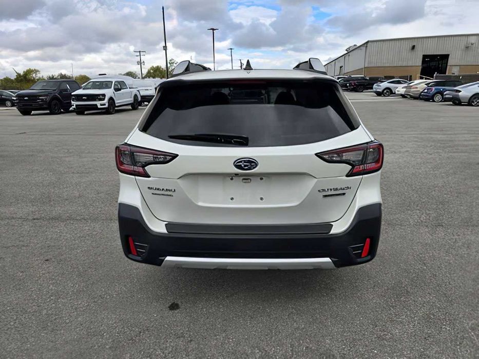 Subaru Outback      2022