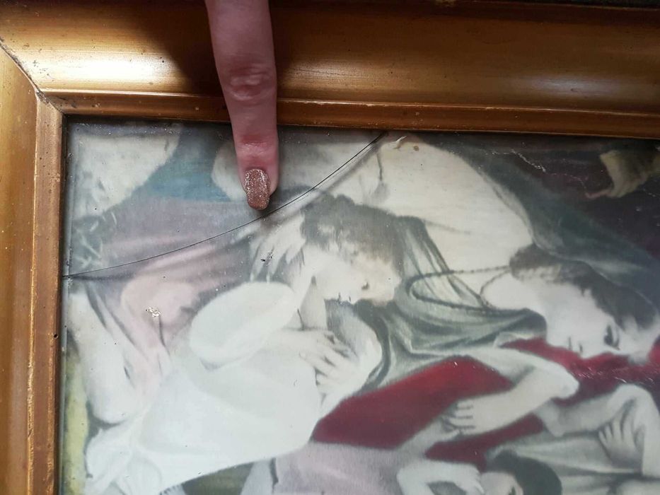 Obraz stara reprodukcja JEZUS NA ŁODZI w złotej ramie za szybą 86x43cm