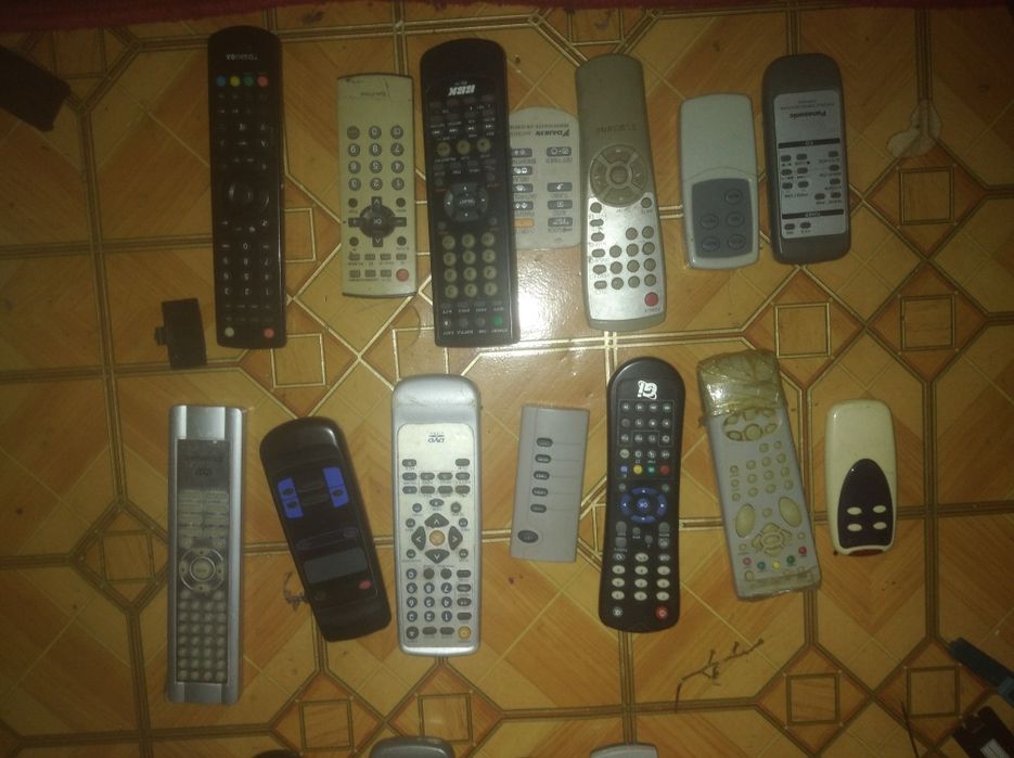 Пульти в наявності всі пульти що є на фото