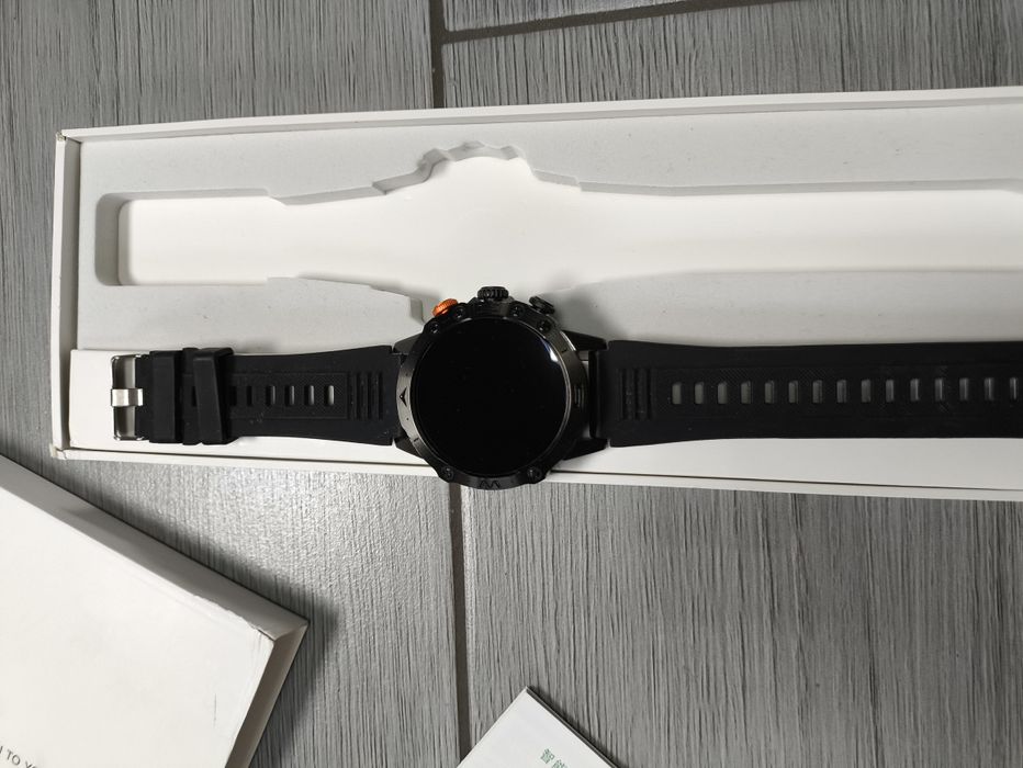 Smartwatch męski 1,53" AMOLED 124 + trybów sportowych SpO2 IP68