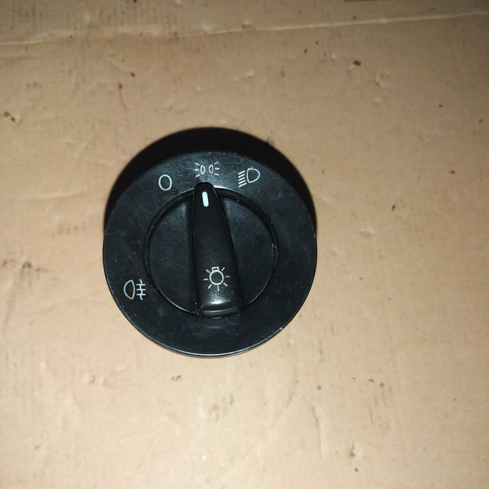 Przełącznik świateł VW Polo 6N2