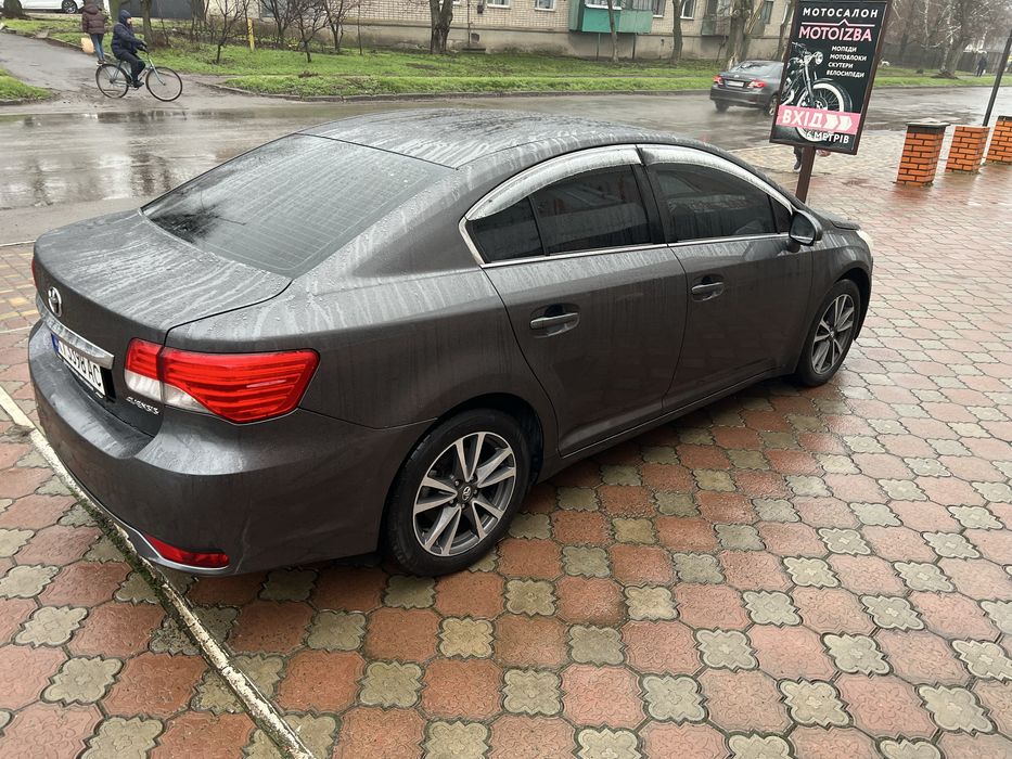 Продам Тойоту Авенсіс 2.0 АВТОМАТ не фарбована