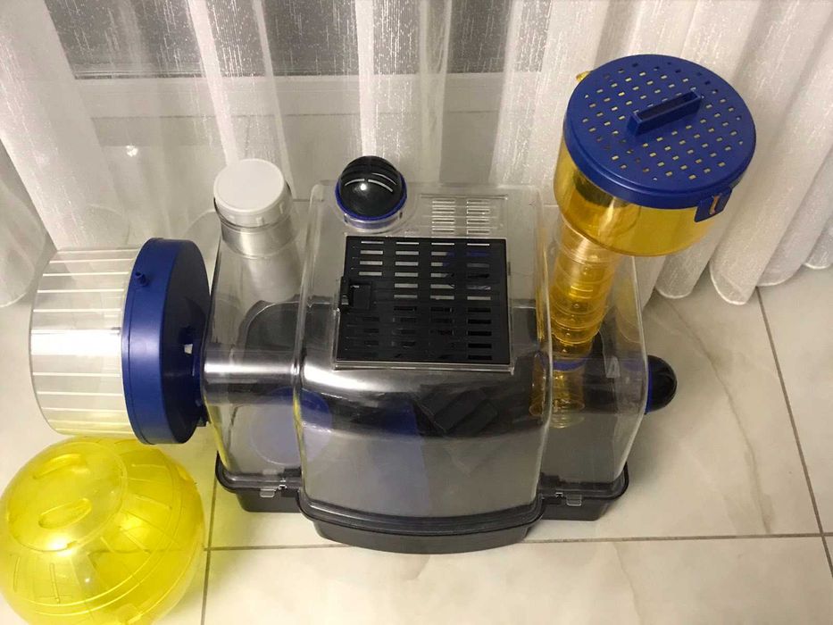 Продам клітку для хомячків.