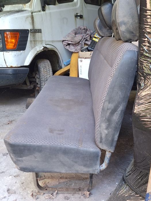 MERCEDES typ T-1 "kaczka" kanapa 3 rząd